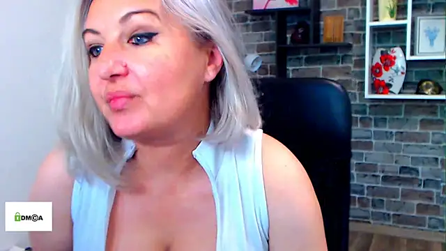 Czat XXX na żywo – angel_devil_milf