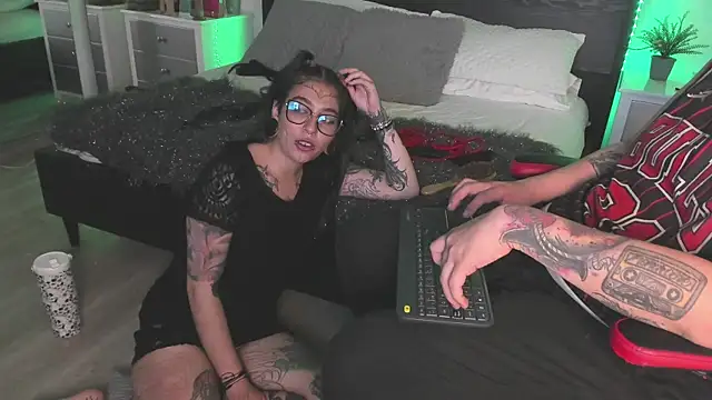 Show webcam de inkedsinners_