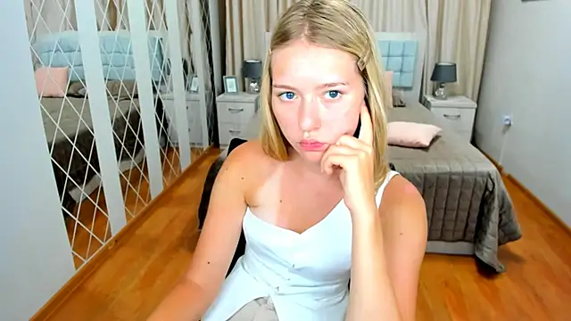 RosaTiny Chat XXX live