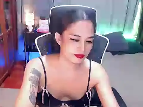 UrAsianGoddess 网络视讯表演
