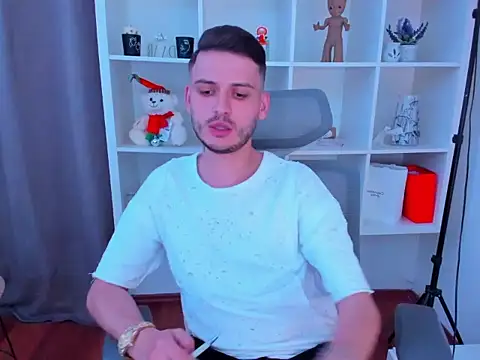 andboyfor6's Webcam Show