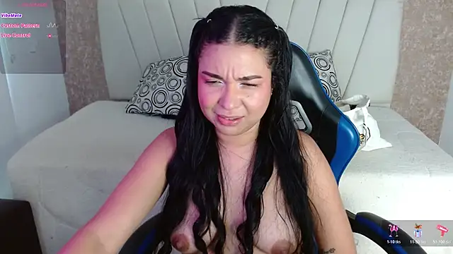 Chatroom XXX en direct de AliceSmity__