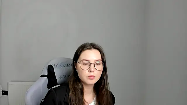 Regina_cute_ live XXX chat
