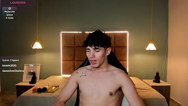 عرض كام AlejooTwink