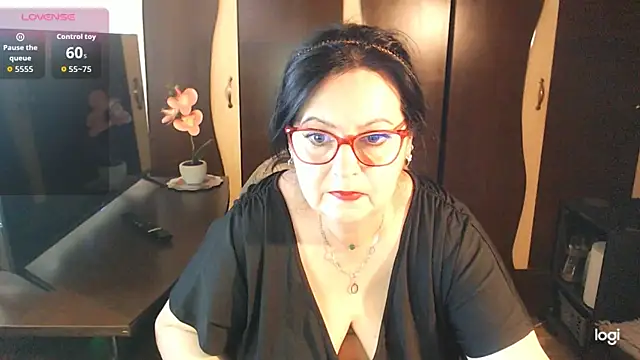 exiMIlf's Live XXX Chat
