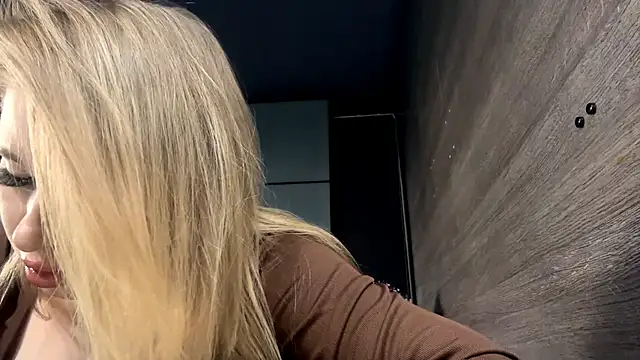 Chat XXX en directo de MiaLiluna
