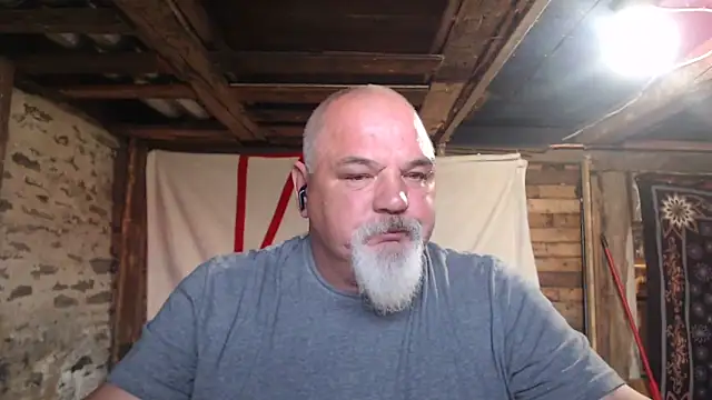 Newfiesausage1972 Live XXX-chat