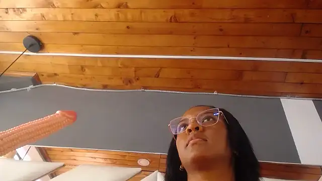 Chat +18 de tiffany-smith ao vivo