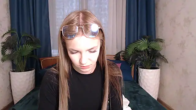 HitGyrl Obrolan Langsung XXX