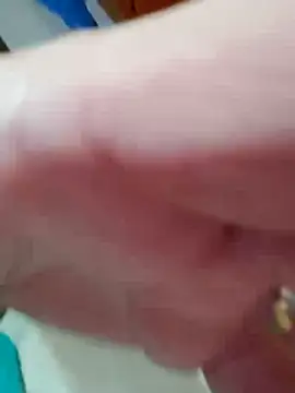 Bradd_32 即時 XXX 聊天