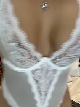 MonicaMoret 라이브 XXX 채팅