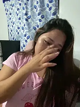 _UrSingleMamiBella_ élő XXX-chatje
