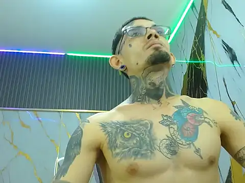 Boy_tatto77's Live XXX Chat