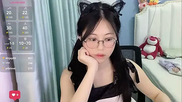 Chat XXX en directo de Luna-666