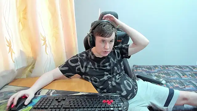 iliaskrislove Adlı Modelin Canlı XXX Sohbeti
