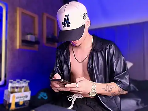 XXX chat uživo modela The_BossCrown