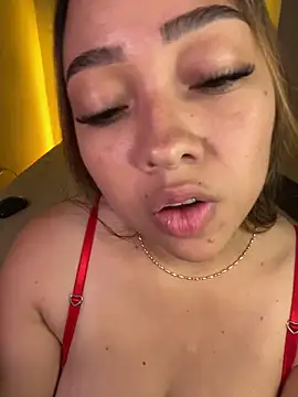 Hidden_Pearl Live XXX Chat