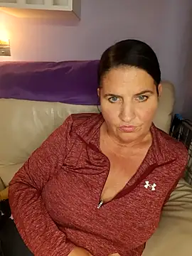 Velvet-Milf – webcam-show