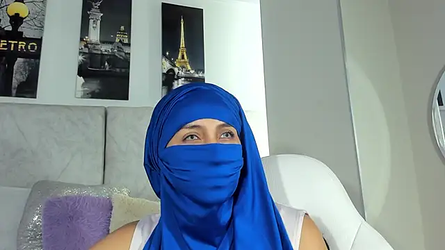 naomiii__ élő XXX-chatje