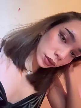 SideChick_Bunny Show in webcam