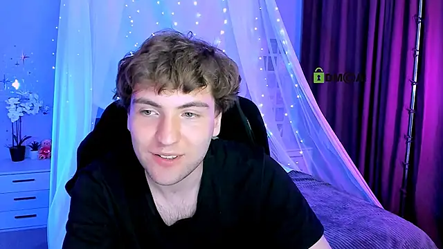 joseph_bear_ Show in webcam