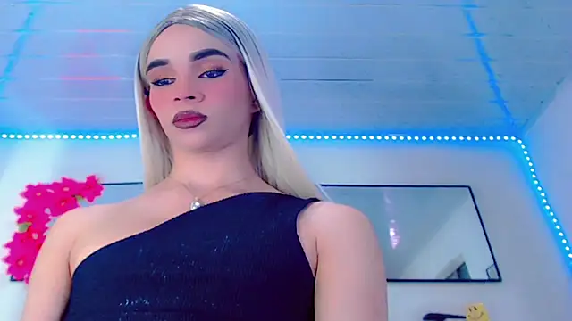 Karla_hot777のウェブカメラショー