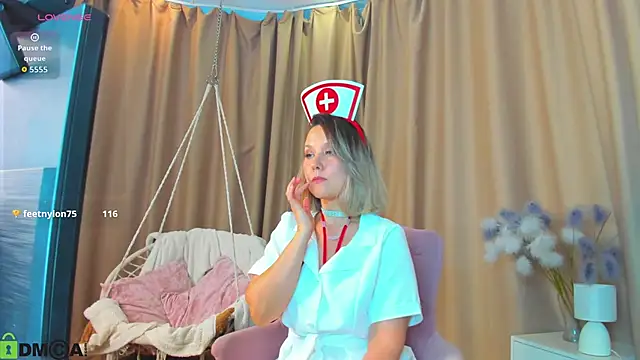 Nikki_Mi1k Webcam show