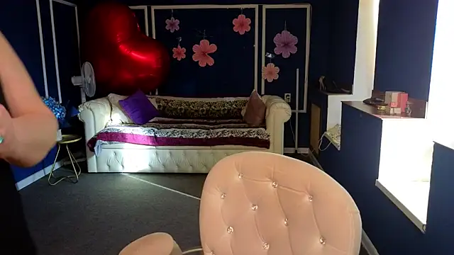 Kira_Kenett Chat XXX live