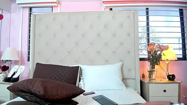 Chat +18 de scarlett_leblanc_ ao vivo