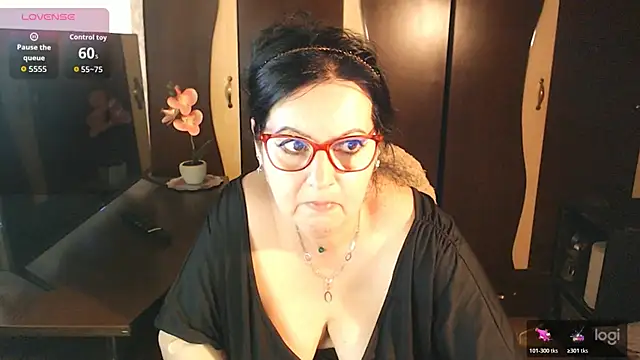 exiMIlf's Live XXX Chat
