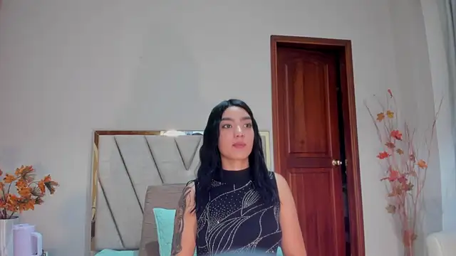 VenusStonee: διαδικτυακό σόου στην κάμερα