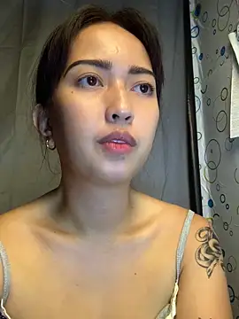 XXnaughty_08XX Adlı Modelin Canlı XXX Sohbeti