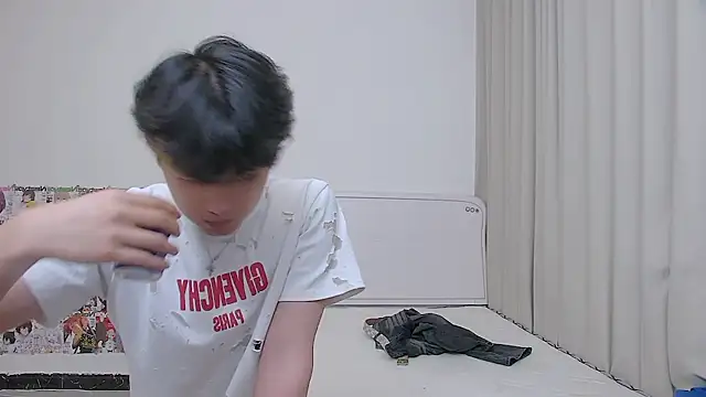 icecream-002's Webcam Show