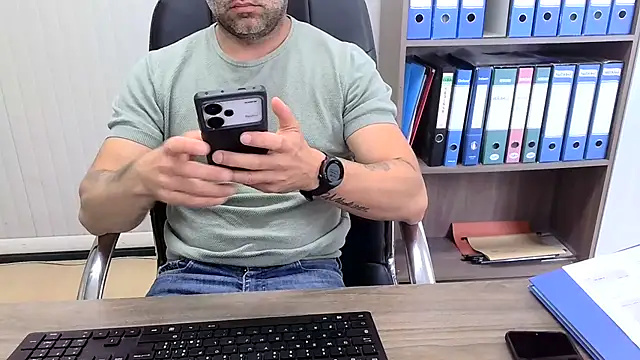 Evasioneeのウェブカメラショー