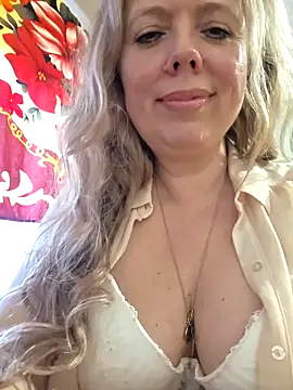 Irina3718 라이브 XXX 채팅