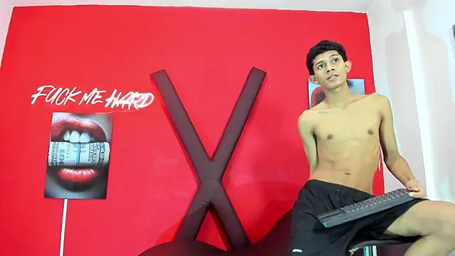 TWINKS_BOYSX Adlı Modelin Web Kamerası Şovu