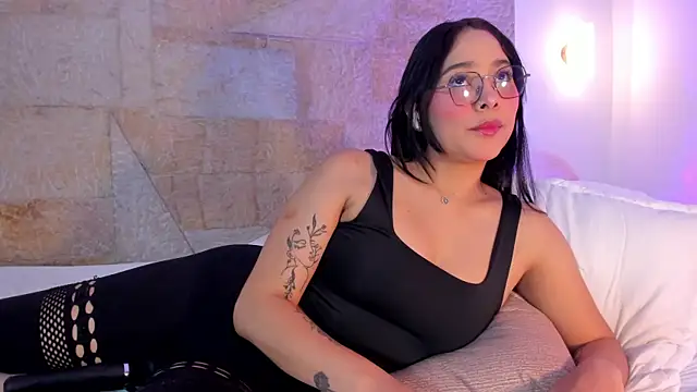 MeganRossh Adlı Modelin Canlı XXX Sohbeti