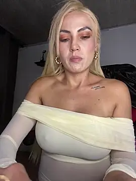 alicev_kitty's Webcam Show