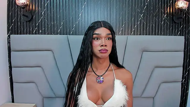 NaomiSteward Show in webcam