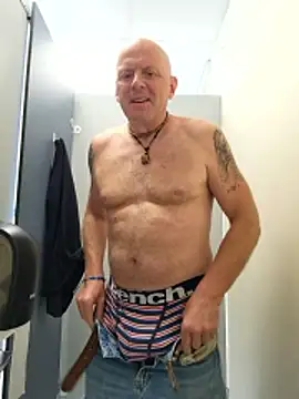 Daddysweetcock 在線直播表演