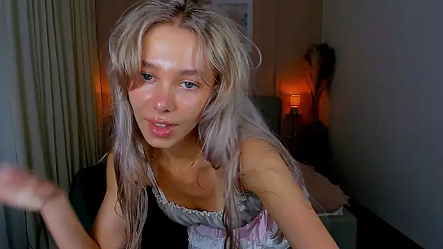 LuluAlis' Live XXX Chat