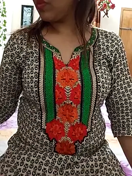 Tanha18 live XXX chat