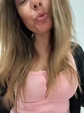 Chat +18 de sexylenia ao vivo
