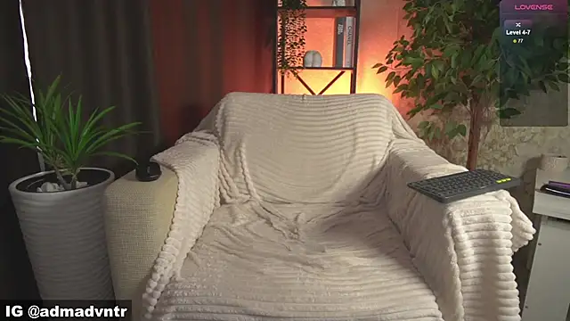 Rus_adventure7's Live XXX Chat