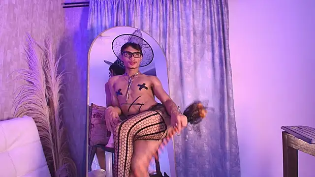 Chatroom XXX en direct de davis_saint