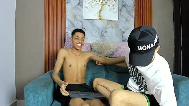 LOVE_GUYS1 Live XXX-chat