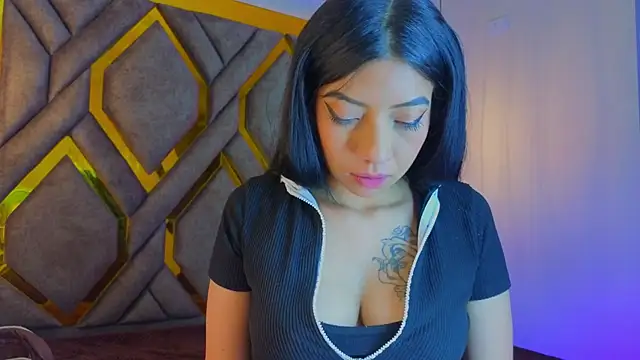 Ey_Im_simone_'s Live XXX Chat