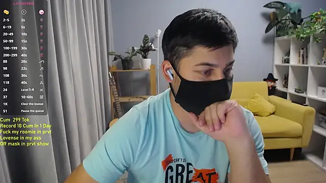 Tomguys live XXX chat