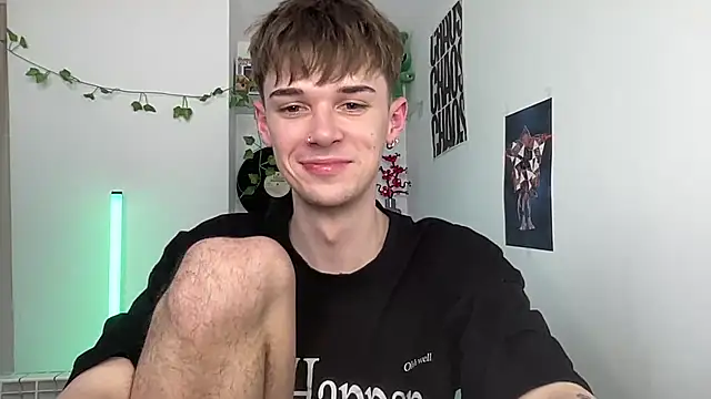 YourMilkyGuy webcam show