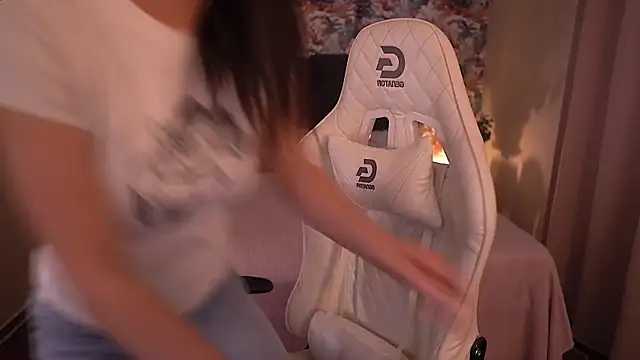 XXX chat uživo modela KristiiMax